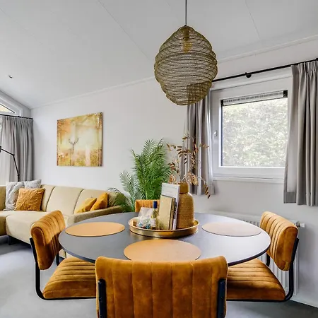 Modern Ingericht Op Park Op De Veluwe בית נופש *