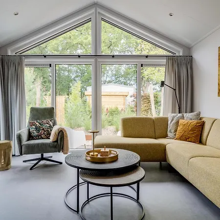 別荘 Modern Ingericht Op Park Op De Veluwe エーペ