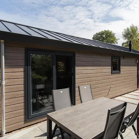 בית נופש Modern Ingericht Op Park Op De Veluwe אפ